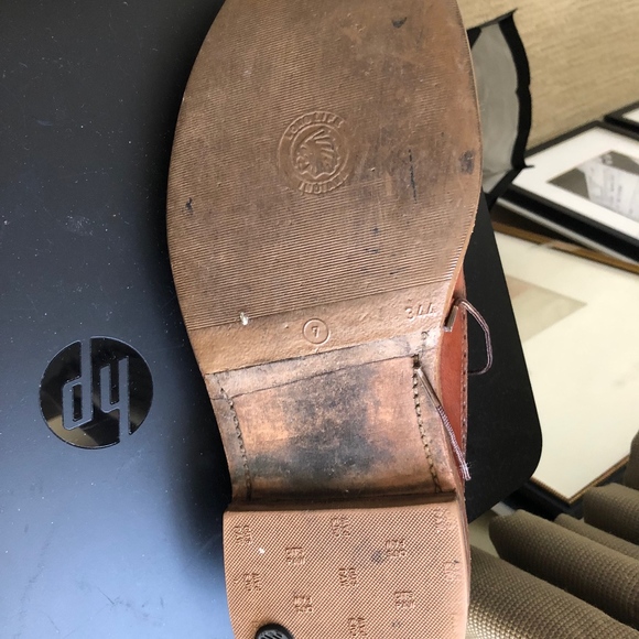 ALDEN WING TIPS SIZE 9B - Picture 6 of 7